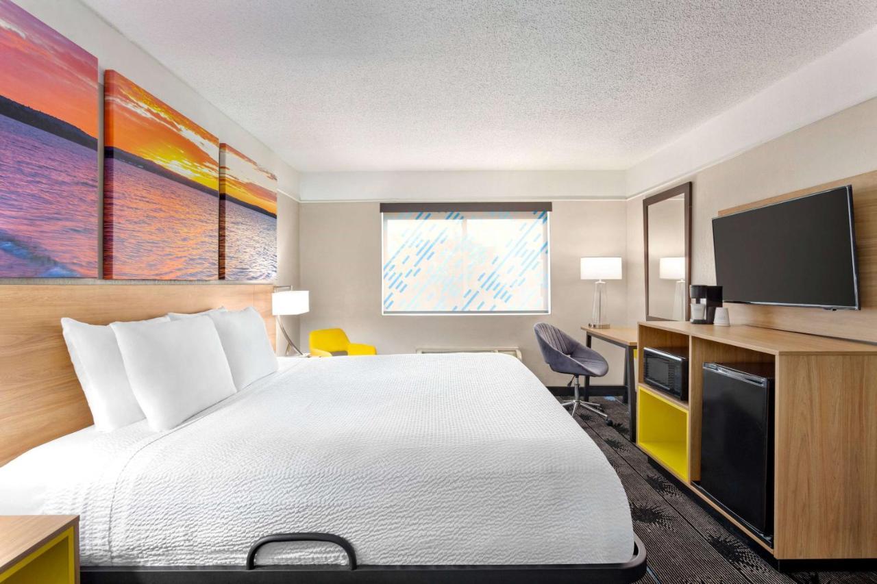 Days Inn By Wyndham Kansas City International Airport Zewnętrze zdjęcie