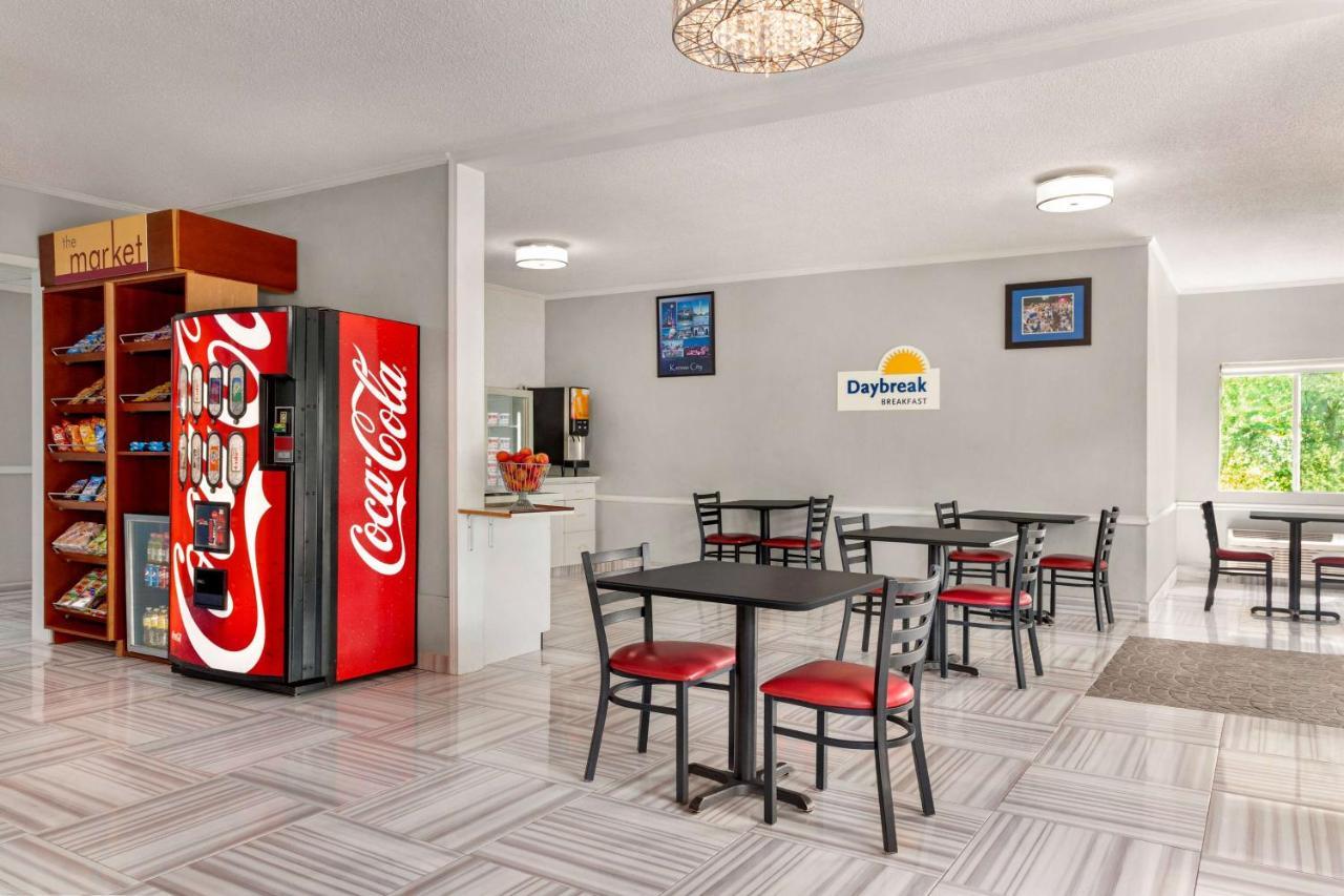 Days Inn By Wyndham Kansas City International Airport Zewnętrze zdjęcie