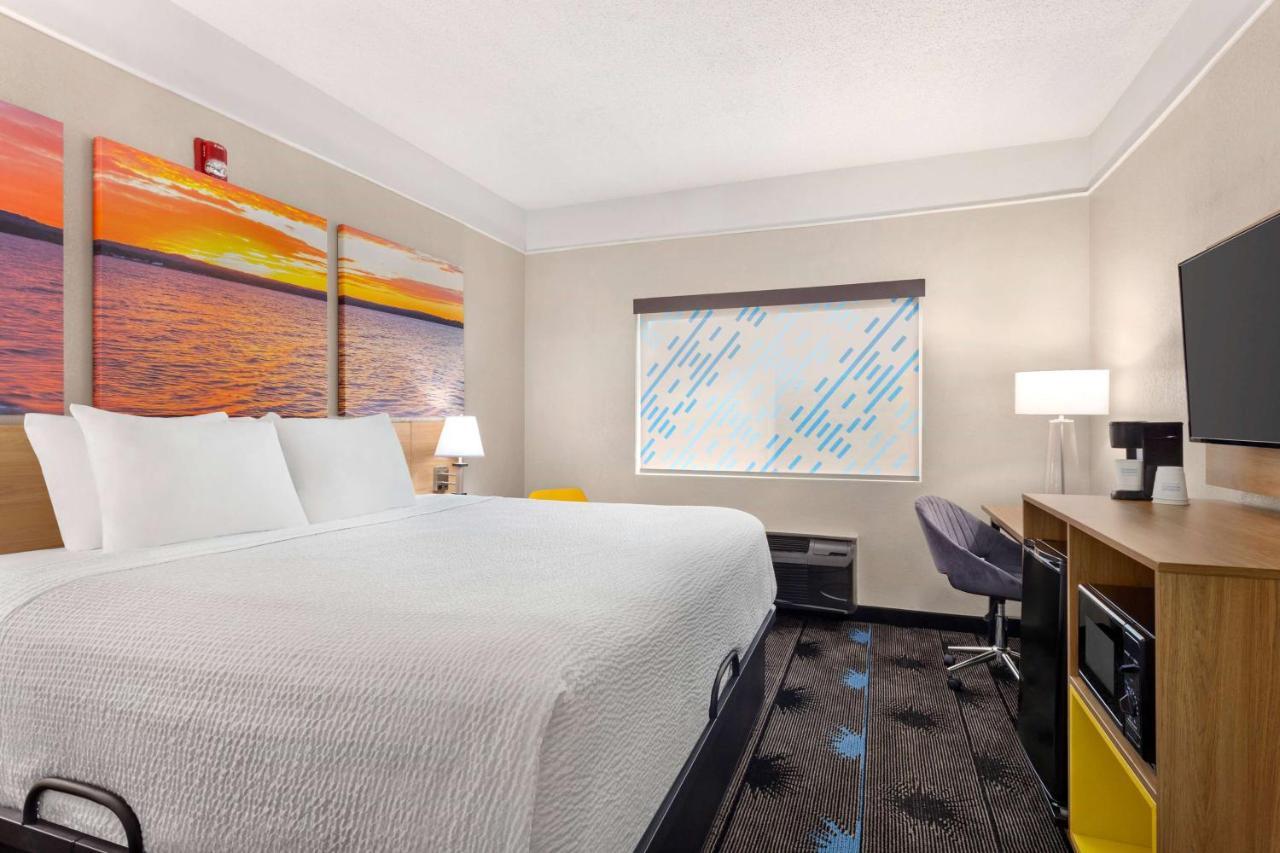 Days Inn By Wyndham Kansas City International Airport Zewnętrze zdjęcie