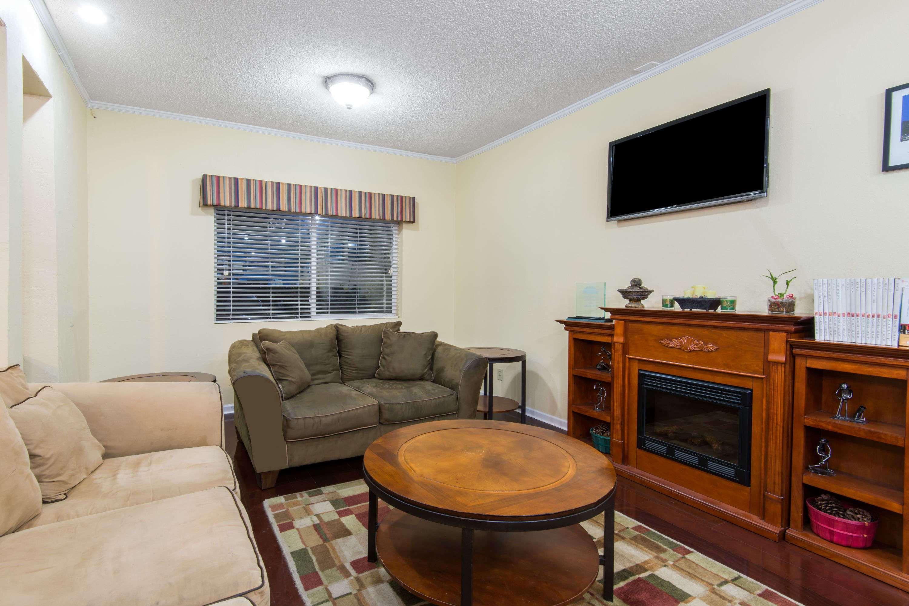 Days Inn By Wyndham Kansas City International Airport Zewnętrze zdjęcie