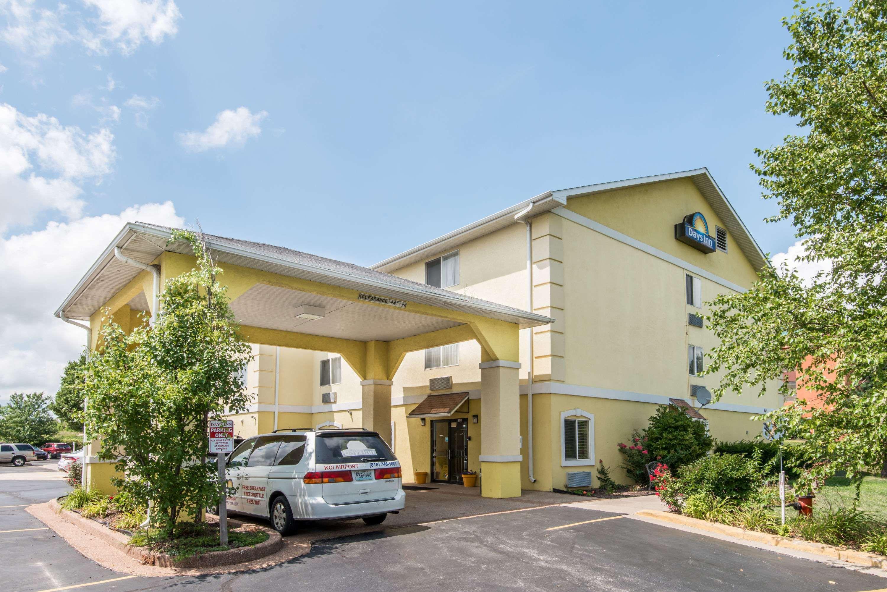 Days Inn By Wyndham Kansas City International Airport Zewnętrze zdjęcie